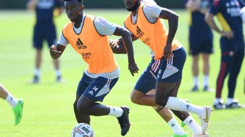 枪手集训蓄势待发新门神特纳训练场展英姿