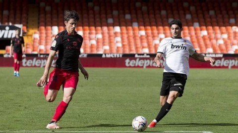 梅斯塔利亚的逆袭之光：蝙蝠军团两球落后顽强战平皇家社会