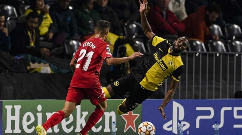 欧冠赛场青春风暴：黄色潜水艇伯尔尼扬威，六张图回顾进球大战