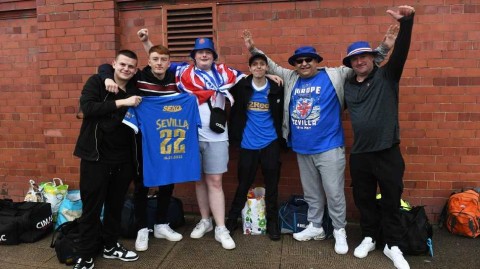 决战塞维利亚！流浪者球迷远征军点燃欧联杯决赛之夜