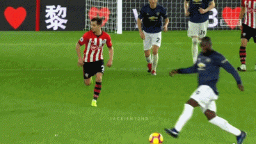 英超欢乐多：那些年卢卡库思考人生与贡多齐的霸气外露