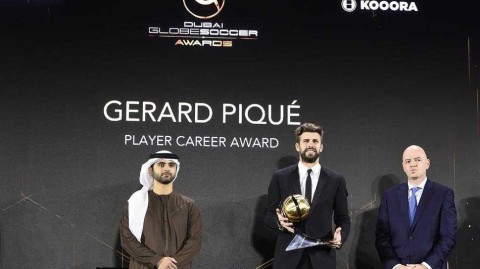 时光加冕：皮克与卡西利亚斯在迪拜收获职业生涯奖，拥抱荣耀与告别