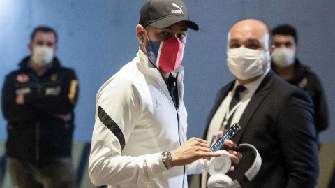 巴黎圣日耳曼欧冠发布会直击：王子公园球场静候红魔，复仇之火已点燃