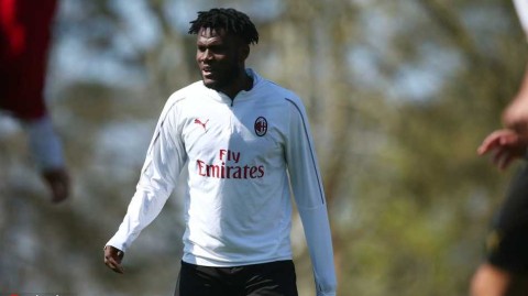 红黑之魂回归：马尔蒂尼米兰内洛督战，霸气压阵引领复兴之路