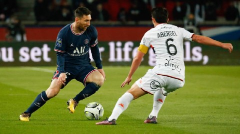 绿茵魔术师梅西创法甲助攻帽子戏法新纪录