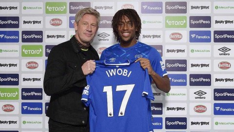 埃弗顿新援伊沃比亮相古迪逊公园 尼日利亚攻击手开启英超新征程