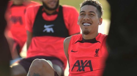 红色将士迪拜挥汗如雨 菲米笑容点亮沙漠绿洲