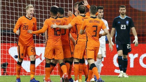 无冕之王与斗牛士的温柔和解：荷兰西班牙热身赛光影全记录