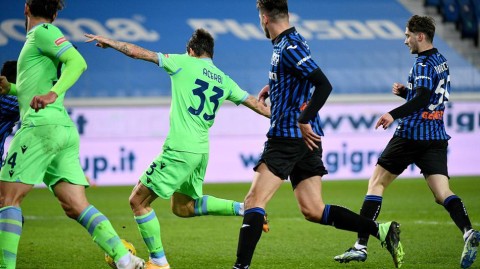 蓝黑风暴！十人亚特兰大3-2绝杀拉齐奥，血腥味十足的意大利杯经典战