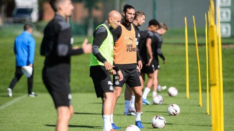 喜鹊展翅泰恩河畔 纽卡斯尔联金秋集结再踏征程