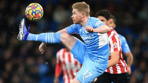 曼城主场轻取布伦特福德 马赫雷斯点射德布劳内锁定胜局