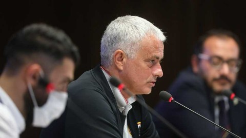 狂人首秀前的凝视：穆里尼奥与他的罗马在欧协联附加赛前