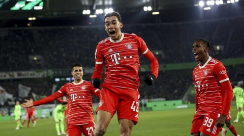 狼堡激战拜仁 绿茵场上的进球风暴