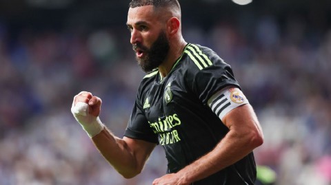 荣耀加冕：本泽马荣膺西甲最佳球员的高光时刻