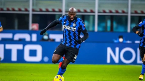 卢卡库一战封神 四杀米兰成蓝黑48年来第一人