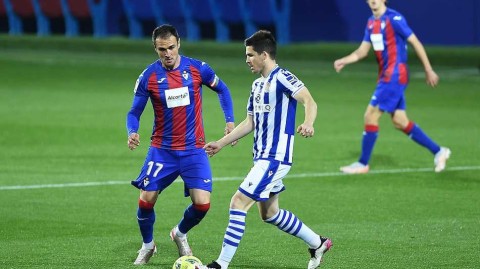 巴斯克德比的孤寂英雄：伊萨克一击制胜，埃瓦尔坠入深渊