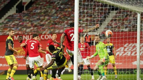 梦剧场补时惊魂！曼联连丢两分痛失好局，南安普敦最后时刻绝平救主