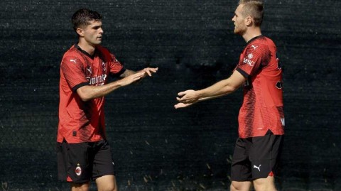 红黑军团季前热身狂胜卢梅扎恩 新援小将齐闪耀