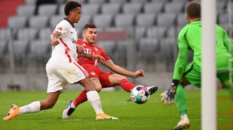 安联球场的进球盛宴：莱万完美戴帽创纪录，拜仁五球横扫法兰克福