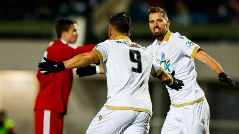 法国杯赛场上的差距与梦想 低级别球队肖莱特顽强不敌法甲劲旅尼斯