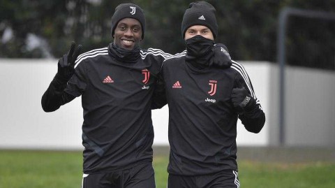 斑马军团都灵静候强敌 蒂尼们训练场挥汗如雨