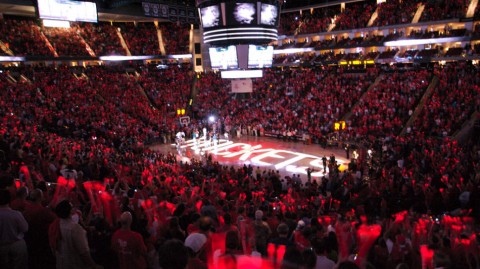 梦回2009：火箭红色海洋下姚明破咒斩落开拓者