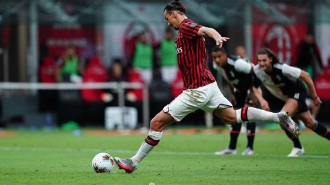 红黑风暴席卷圣西罗，AC米兰四球逆转尤文图斯书写新传奇