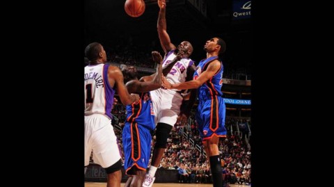 四旬老汉逆天隔扣肆虐篮筐 NBA赛场暴力美学永不落幕