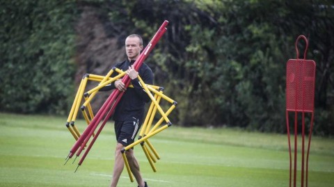 斯特拉斯堡的夏日苏醒：镜头下的汗水与备战序曲