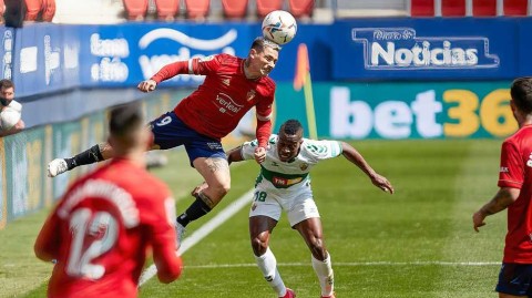 纳瓦拉王国的大捷：奥萨苏纳雨夜力克埃尔切保级路上的关键三分