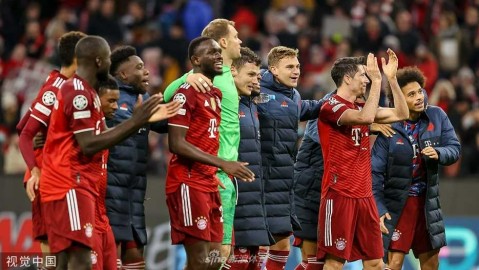 欧冠百场里程碑轰入三球，安联球场见证莱万多夫斯基的帽子戏法