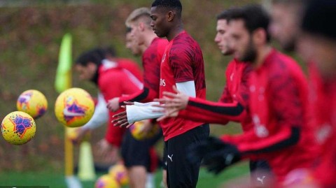 米兰德比前最后冲刺 红黑军团密谋强势反弹