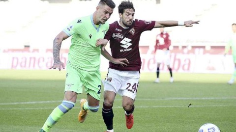 意甲惊世逆转！蓝鹰补时连入两球，四比三客场绝杀都灵