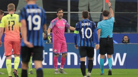 蓝月攻陷蓝色竞技场，斯特林建功助曼城全身而退