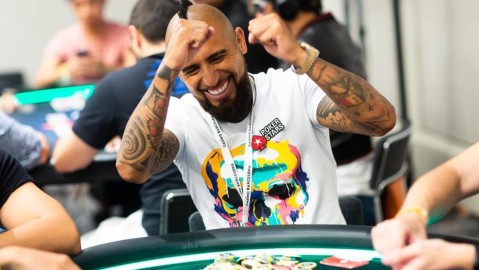 绿茵赌神巴萨双星闪耀扑克赛场皮克智夺亚军比达尔紧随其后