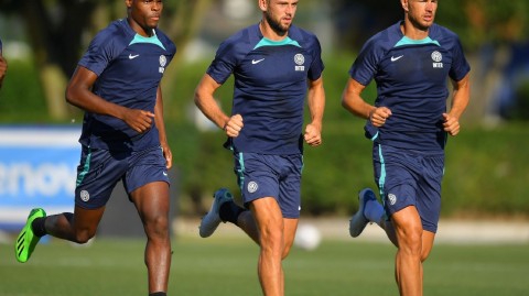 蓝黑军团季前砺剑 新赛季意甲烽火重燃