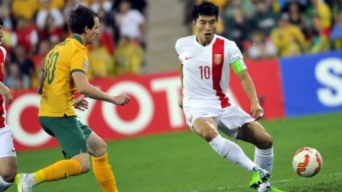 7万球迷见证！国足0-2澳大利亚 三连败后争四形势严峻