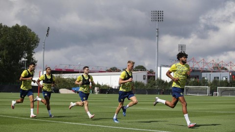 蛰伏待机：樱桃军团伯恩茅斯的英冠新篇章