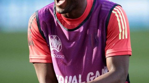 快乐源泉卢卡库：欧洲红魔备战中的欢声笑语