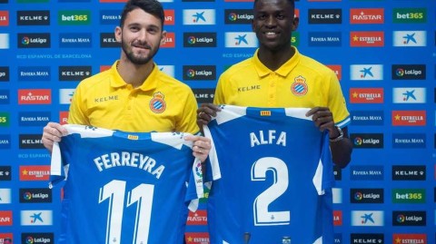 武磊登陆西甲亮相仪式：那个被放在C位的中国前锋