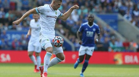 瓦尔迪的自我救赎：蓝狐锋霸乌龙加双响，王权球场惊魂夜