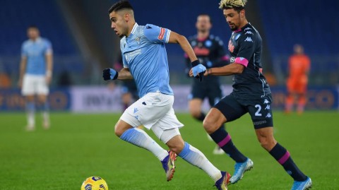 罗马奥林匹克的金色黄昏，蓝鹰展翅翱翔