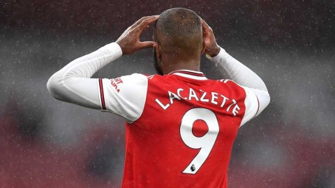 奥巴梅扬建功难救主，十人阿森纳遭瓦尔迪绝平，莱斯特城惊险保四