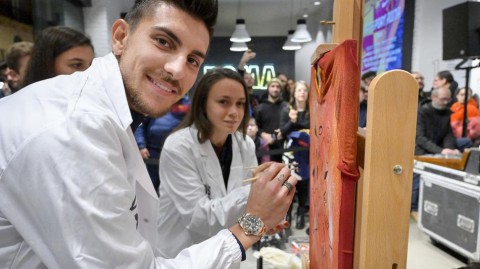 罗马众将挥毫泼墨 绿茵场外的艺术风情