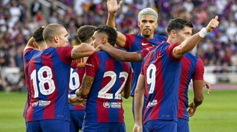 红蓝军团逆转夺魁 拉玛西亚新星闪耀甘伯杯