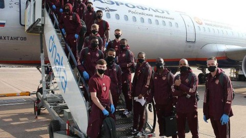 红魔空降科隆！曼联全队蓄势待发，剑指欧联杯巅峰对决