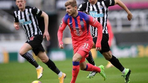 喜鹊主场折翼：蓝军切尔西凭借乌龙与亚伯拉罕进球，客场二比零奏凯