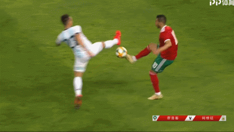 火药味弥漫全场！阿根廷摩洛哥友谊赛爆激烈肉搏，劳塔罗成重点“照顾”对象