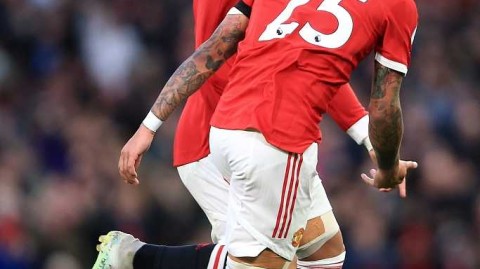 红魔主场力擒热刺 C罗天神下凡戴帽定乾坤