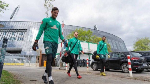 威悉河畔的救赎：云达不莱梅的绝地反击与德甲荣光守护战